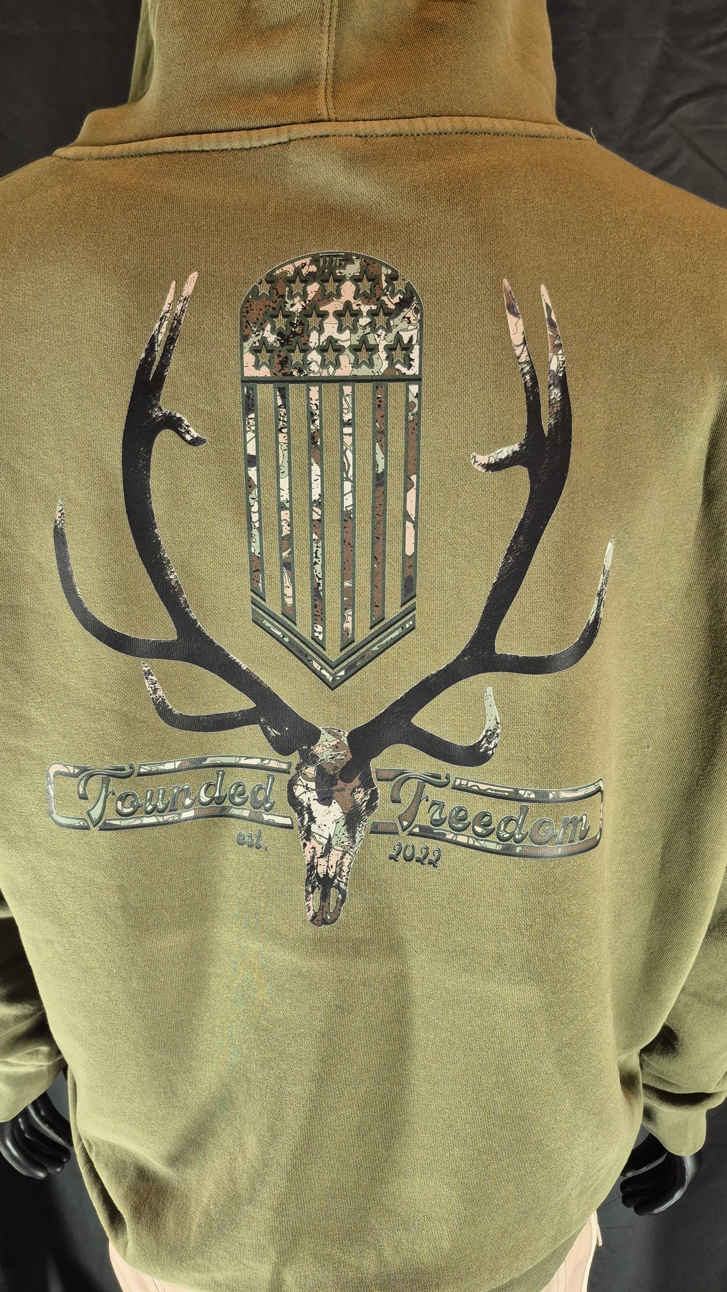 (PRE-ORDER) Camo Euro Mount Hoodie